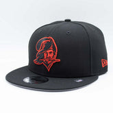 Tampa Bay Buccaneers Throwback New Era 9FIFTY NFL Snapback Cap Black - Taass Online