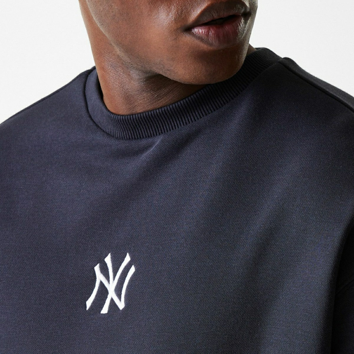 New York Yankees Small Logo Crewneck MLB Sweatshirt Navy - Taass US