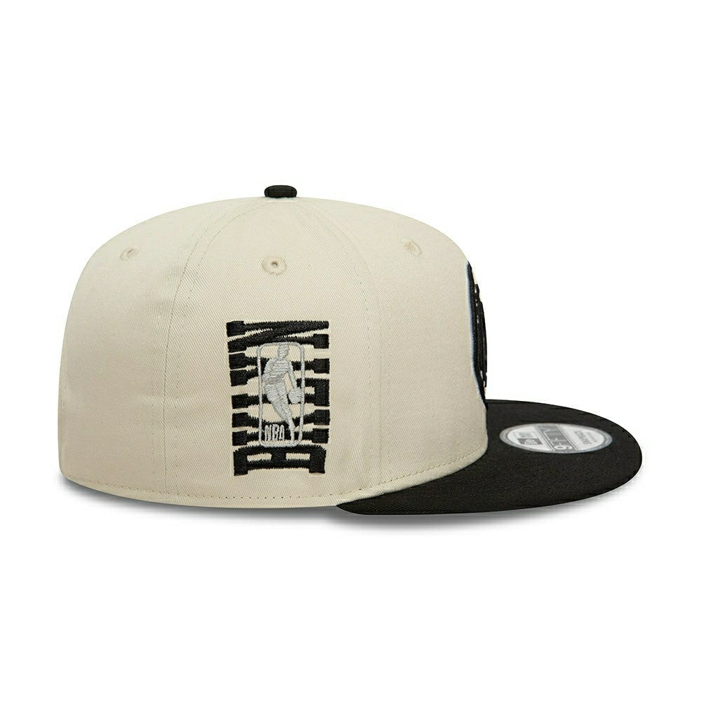Brooklyn Nets NBA Logo New Era 9FIFTY Snapback Cap Stone - Taass outlet