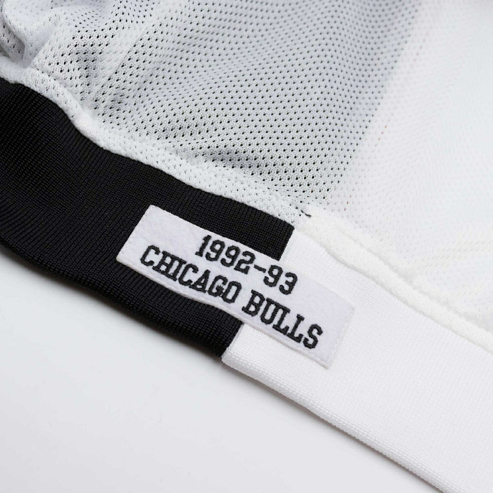 Chicago Bulls 1992-1993 Mitchell & Ness Authentic Warm Up NBA Jacket White - Taass sale