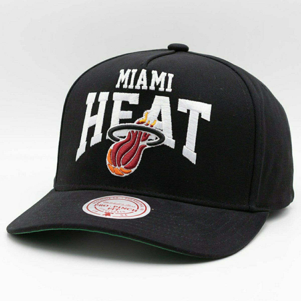 Miami Heat Big Time Mitchell & Ness Pro Pinch Snapback NBA Cap - Taass US