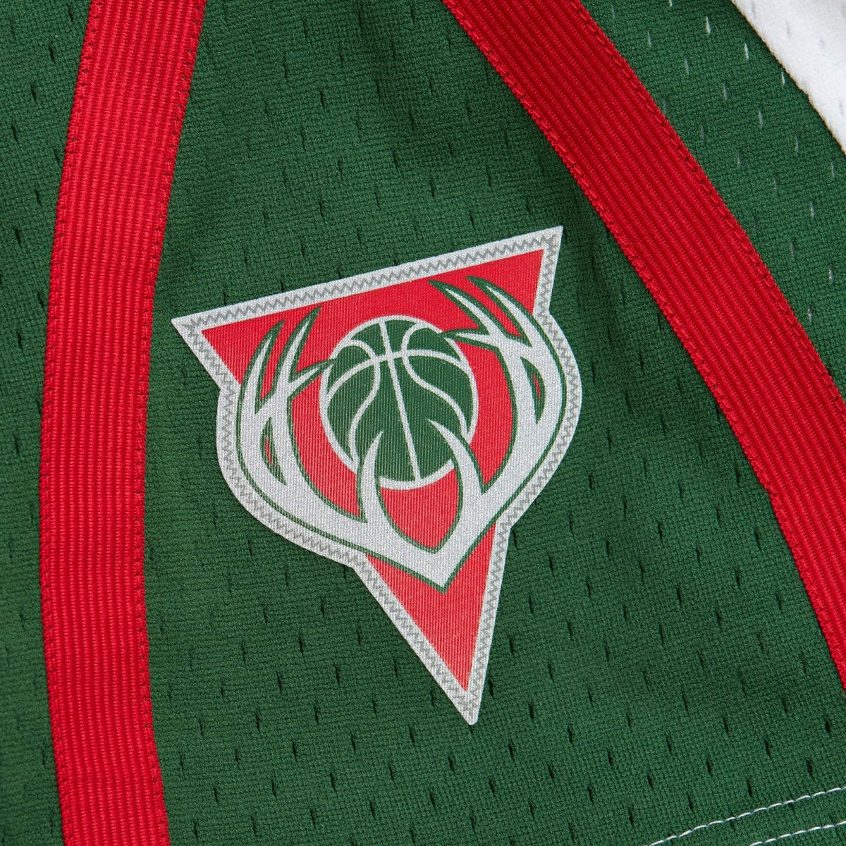 Milwaukee Bucks 2013-14 Mitchell & Ness Swingman NBA Shorts White - Taass Online
