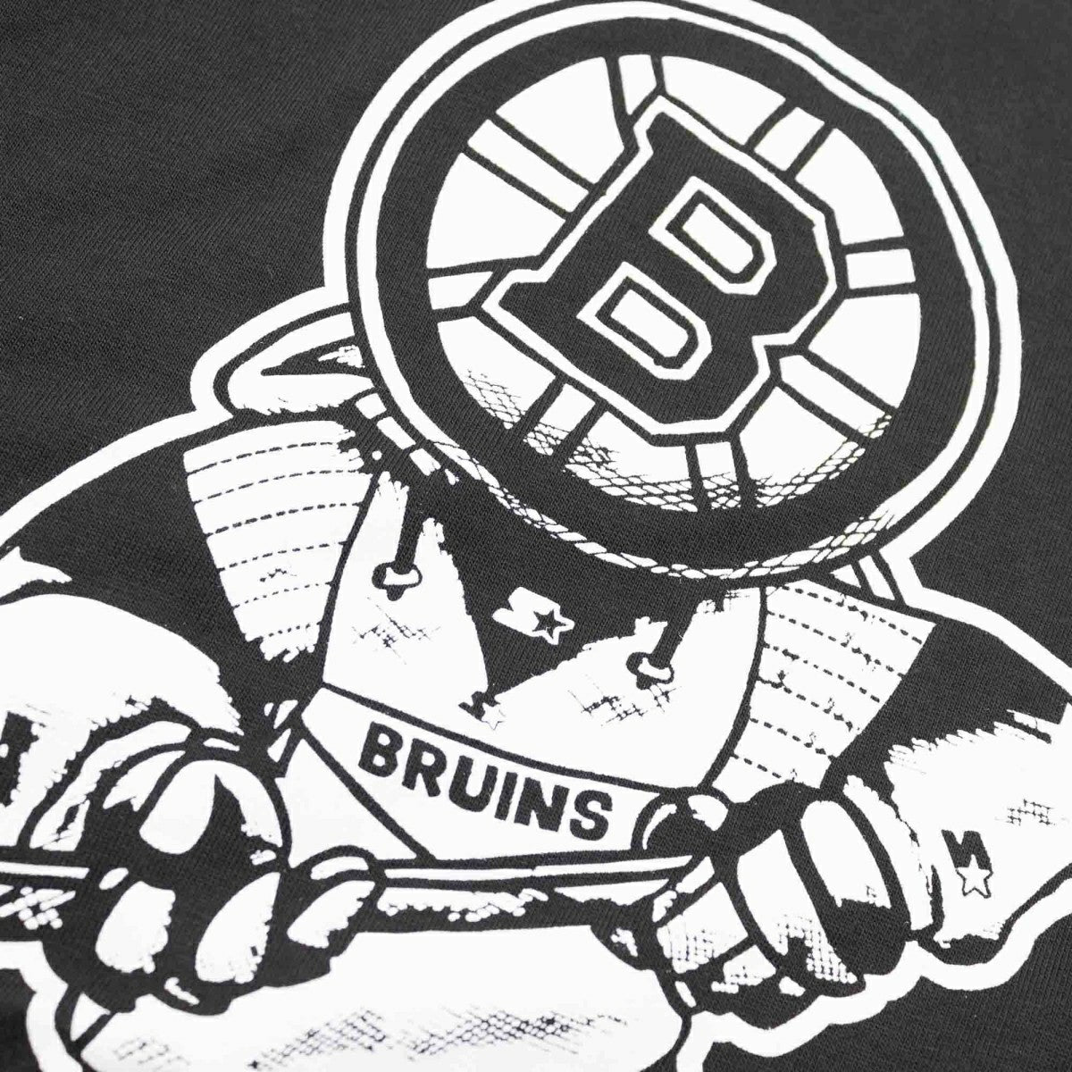 Boston Bruins Starter BLACK ICE NHL T-Shirt - Taass outlet