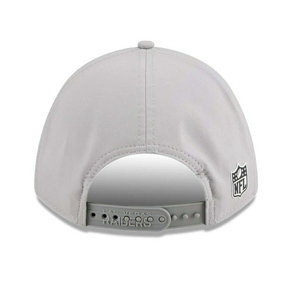 Las Vegas Raiders 2025 NFL On-Field Sideline 9FORTY M-Crown Cap CW Grau - Taass on sale