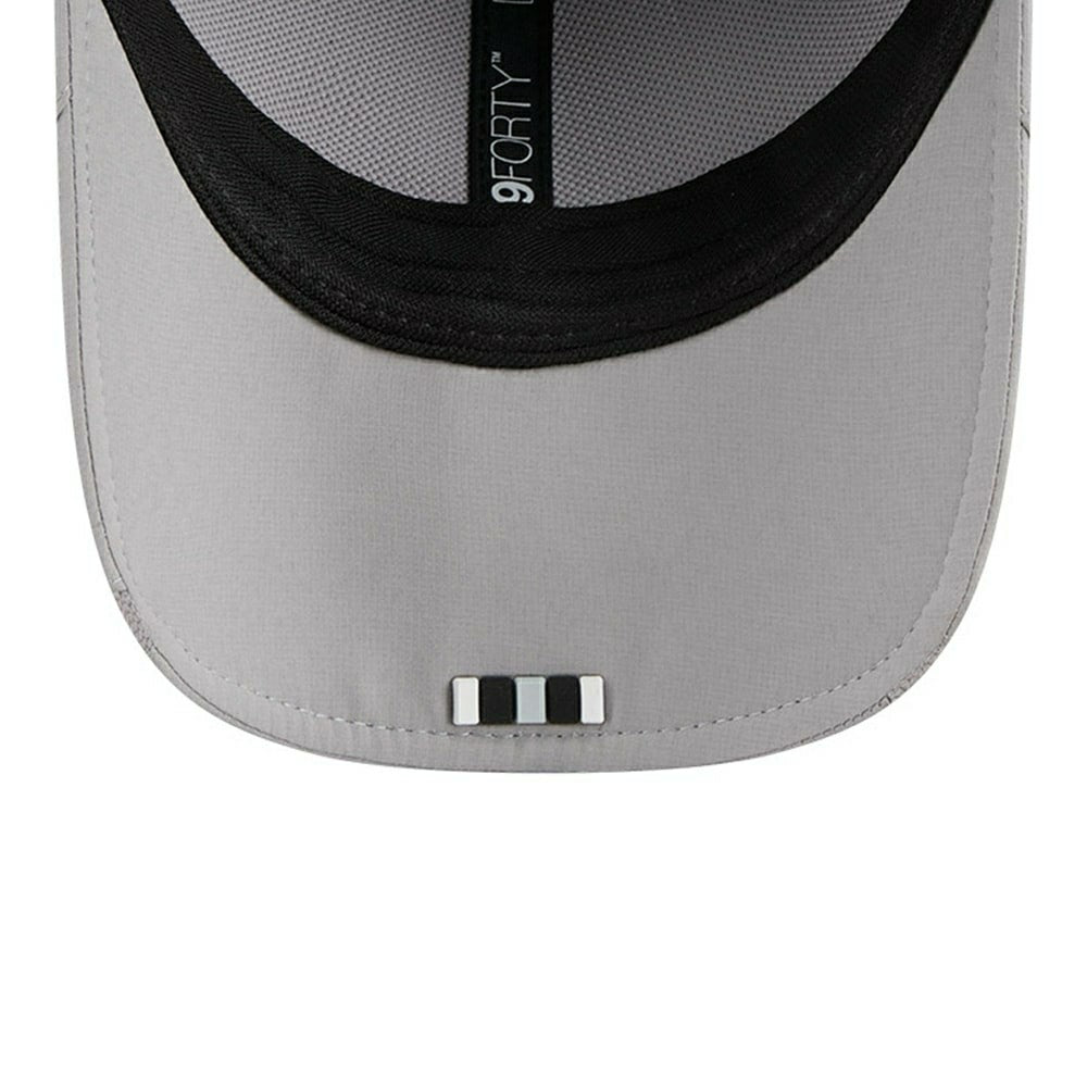 Las Vegas Raiders 2025 NFL On-Field Sideline 9FORTY M-Crown Cap CW Grau - Taass on sale