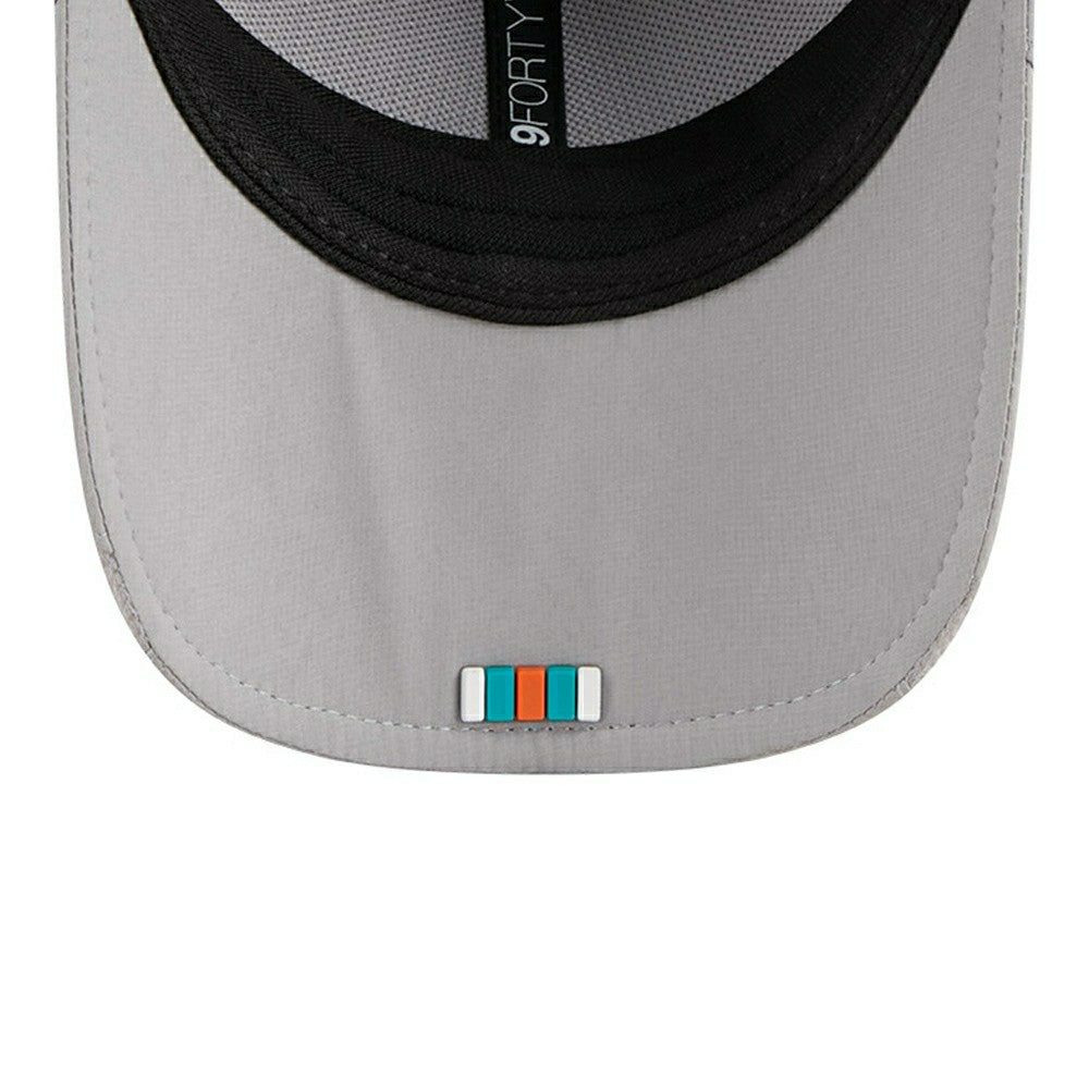 Miami Dolphins 2025 NFL On-Field Sideline 9FORTY M-Crown Cap CW Grau - Taass for sale